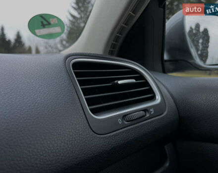 Серый Фольксваген Гольф, объемом двигателя 1.6 л и пробегом 230 тыс. км за 6999 $, фото 11 на Automoto.ua