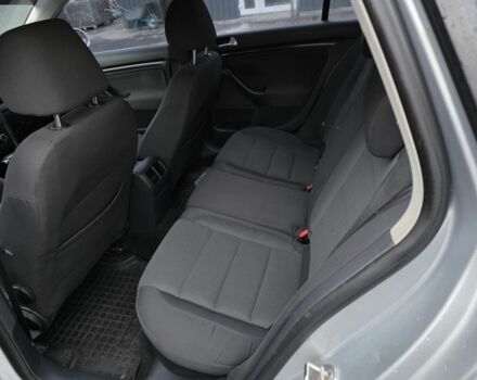 Серый Фольксваген Гольф, объемом двигателя 1.6 л и пробегом 270 тыс. км за 7500 $, фото 6 на Automoto.ua