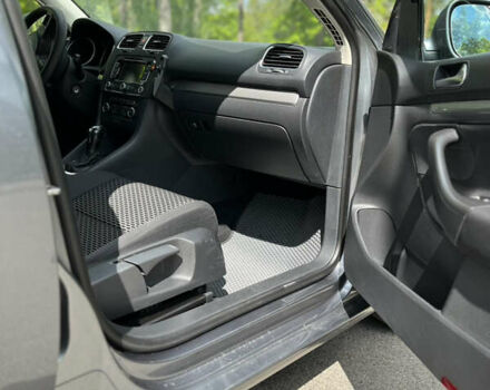 Сірий Фольксваген Гольф, об'ємом двигуна 1.6 л та пробігом 307 тис. км за 8700 $, фото 43 на Automoto.ua