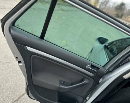 Серый Фольксваген Гольф, объемом двигателя 1.6 л и пробегом 230 тыс. км за 7400 $, фото 25 на Automoto.ua