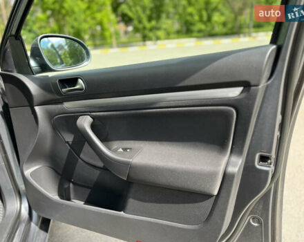 Сірий Фольксваген Гольф, об'ємом двигуна 1.6 л та пробігом 307 тис. км за 8700 $, фото 37 на Automoto.ua