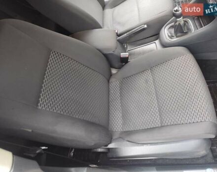 Серый Фольксваген Гольф, объемом двигателя 1.6 л и пробегом 259 тыс. км за 8000 $, фото 16 на Automoto.ua