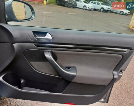 Сірий Фольксваген Гольф, об'ємом двигуна 1.6 л та пробігом 217 тис. км за 7699 $, фото 24 на Automoto.ua