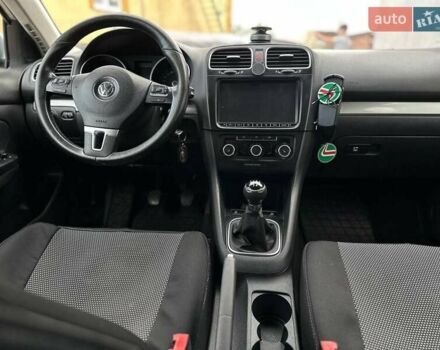 Серый Фольксваген Гольф, объемом двигателя 1.6 л и пробегом 231 тыс. км за 7500 $, фото 8 на Automoto.ua