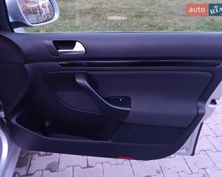 Серый Фольксваген Гольф, объемом двигателя 1.6 л и пробегом 180 тыс. км за 8000 $, фото 2 на Automoto.ua