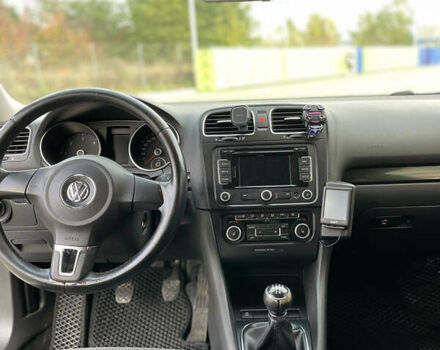 Фольксваген Гольф 2011 в Виннице на Automoto.ua Серый Фольксваген Гольф, объемом двигателя 1.6 л и пробегом 280 тыс. км за 6400 $, фото 9 на Automoto.ua