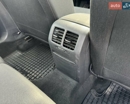 Сірий Фольксваген Гольф, об'ємом двигуна 1.6 л та пробігом 225 тис. км за 8350 $, фото 36 на Automoto.ua