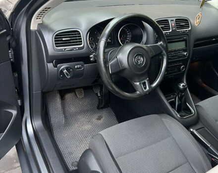 Серый Фольксваген Гольф, объемом двигателя 1.6 л и пробегом 282 тыс. км за 7300 $, фото 16 на Automoto.ua