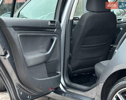 Серый Фольксваген Гольф, объемом двигателя 1.6 л и пробегом 248 тыс. км за 8099 $, фото 23 на Automoto.ua