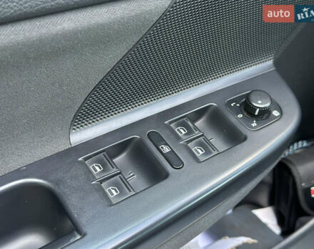 Серый Фольксваген Гольф, объемом двигателя 1.6 л и пробегом 273 тыс. км за 7750 $, фото 28 на Automoto.ua