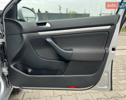 Сірий Фольксваген Гольф, об'ємом двигуна 1.6 л та пробігом 270 тис. км за 8300 $, фото 26 на Automoto.ua