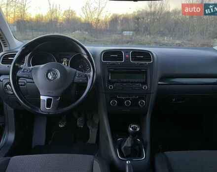 Сірий Фольксваген Гольф, об'ємом двигуна 1.6 л та пробігом 257 тис. км за 7400 $, фото 12 на Automoto.ua