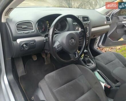 Серый Фольксваген Гольф, объемом двигателя 1.6 л и пробегом 260 тыс. км за 11000 $, фото 10 на Automoto.ua