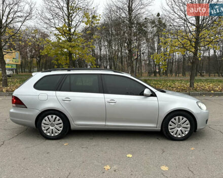 Серый Фольксваген Гольф, объемом двигателя 1.6 л и пробегом 230 тыс. км за 7300 $, фото 11 на Automoto.ua