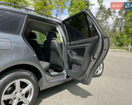 Сірий Фольксваген Гольф, об'ємом двигуна 1.6 л та пробігом 307 тис. км за 8700 $, фото 6 на Automoto.ua