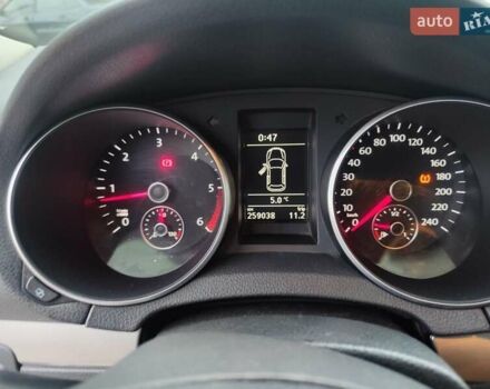 Серый Фольксваген Гольф, объемом двигателя 1.6 л и пробегом 259 тыс. км за 8000 $, фото 18 на Automoto.ua