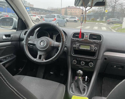 Серый Фольксваген Гольф, объемом двигателя 1.6 л и пробегом 222 тыс. км за 6700 $, фото 13 на Automoto.ua