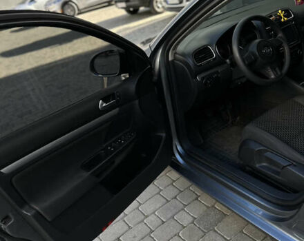 Серый Фольксваген Гольф, объемом двигателя 1.2 л и пробегом 218 тыс. км за 7200 $, фото 5 на Automoto.ua