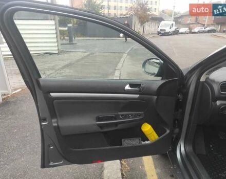 Серый Фольксваген Гольф, объемом двигателя 1.6 л и пробегом 300 тыс. км за 7499 $, фото 13 на Automoto.ua