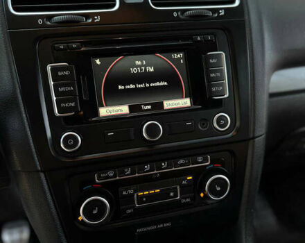 Серый Фольксваген Гольф, объемом двигателя 1.6 л и пробегом 318 тыс. км за 7700 $, фото 22 на Automoto.ua