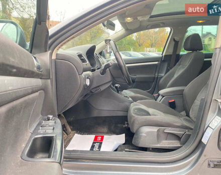 Сірий Фольксваген Гольф, об'ємом двигуна 1.6 л та пробігом 249 тис. км за 9240 $, фото 17 на Automoto.ua