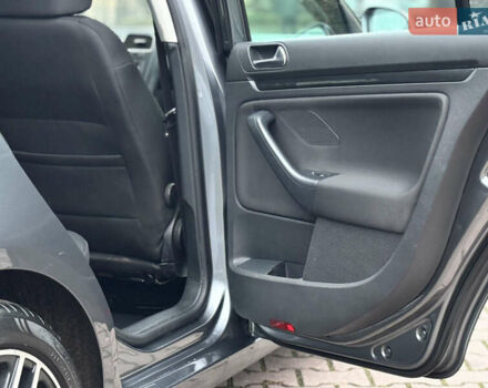 Серый Фольксваген Гольф, объемом двигателя 1.6 л и пробегом 248 тыс. км за 8099 $, фото 32 на Automoto.ua