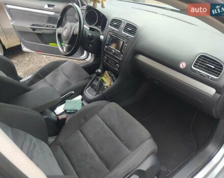 Серый Фольксваген Гольф, объемом двигателя 1.6 л и пробегом 260 тыс. км за 11000 $, фото 9 на Automoto.ua