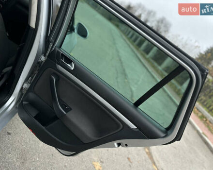 Серый Фольксваген Гольф, объемом двигателя 1.6 л и пробегом 230 тыс. км за 7400 $, фото 24 на Automoto.ua