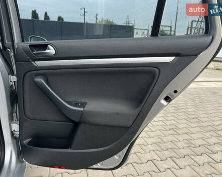 Сірий Фольксваген Гольф, об'ємом двигуна 1.6 л та пробігом 270 тис. км за 8300 $, фото 27 на Automoto.ua