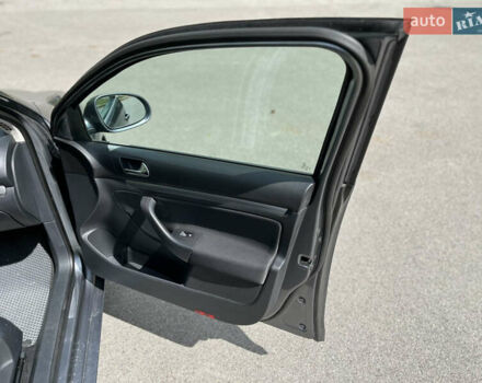 Сірий Фольксваген Гольф, об'ємом двигуна 1.6 л та пробігом 307 тис. км за 8700 $, фото 46 на Automoto.ua