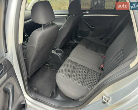 Серый Фольксваген Гольф, объемом двигателя 1.6 л и пробегом 396 тыс. км за 6300 $, фото 13 на Automoto.ua