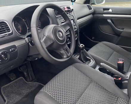 Серый Фольксваген Гольф, объемом двигателя 1.6 л и пробегом 293 тыс. км за 7750 $, фото 14 на Automoto.ua