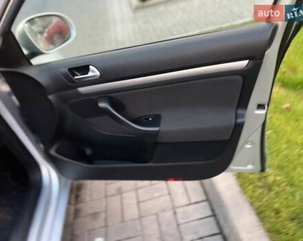 Серый Фольксваген Гольф, объемом двигателя 1.6 л и пробегом 225 тыс. км за 7300 $, фото 20 на Automoto.ua