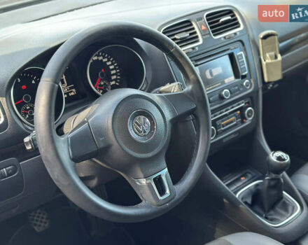 Серый Фольксваген Гольф, объемом двигателя 1.6 л и пробегом 273 тыс. км за 7750 $, фото 27 на Automoto.ua