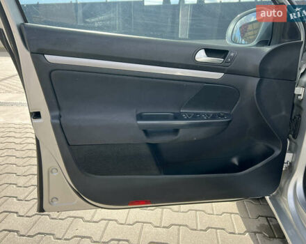 Сірий Фольксваген Гольф, об'ємом двигуна 1.6 л та пробігом 270 тис. км за 7950 $, фото 24 на Automoto.ua