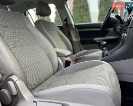 Серый Фольксваген Гольф, объемом двигателя 1.39 л и пробегом 251 тыс. км за 6800 $, фото 25 на Automoto.ua