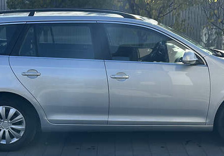 Серый Фольксваген Гольф, объемом двигателя 1.39 л и пробегом 247 тыс. км за 6800 $, фото 3 на Automoto.ua