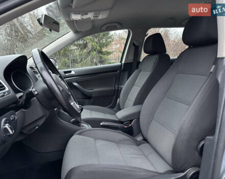 Серый Фольксваген Гольф, объемом двигателя 1.6 л и пробегом 248 тыс. км за 8099 $, фото 22 на Automoto.ua