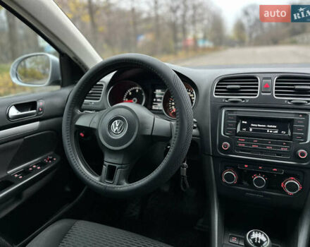 Серый Фольксваген Гольф, объемом двигателя 1.6 л и пробегом 230 тыс. км за 7300 $, фото 35 на Automoto.ua