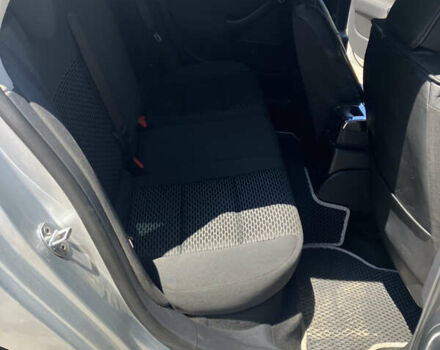 Серый Фольксваген Гольф, объемом двигателя 1.6 л и пробегом 205 тыс. км за 7700 $, фото 12 на Automoto.ua