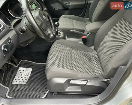 Сірий Фольксваген Гольф, об'ємом двигуна 1.6 л та пробігом 262 тис. км за 7500 $, фото 17 на Automoto.ua