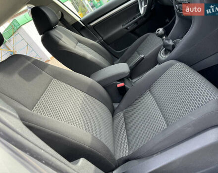 Сірий Фольксваген Гольф, об'ємом двигуна 1.6 л та пробігом 225 тис. км за 8350 $, фото 45 на Automoto.ua