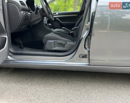 Сірий Фольксваген Гольф, об'ємом двигуна 1.6 л та пробігом 307 тис. км за 8700 $, фото 18 на Automoto.ua