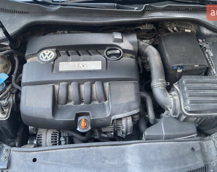 Серый Фольксваген Гольф, объемом двигателя 1.6 л и пробегом 312 тыс. км за 7500 $, фото 9 на Automoto.ua