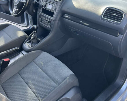 Серый Фольксваген Гольф, объемом двигателя 1.39 л и пробегом 247 тыс. км за 6800 $, фото 10 на Automoto.ua