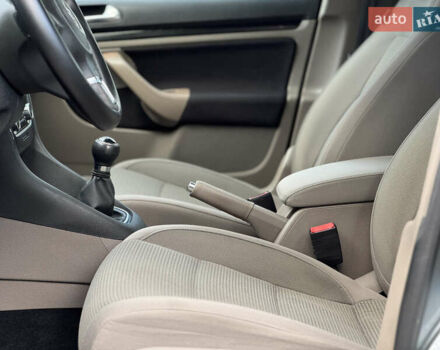 Серый Фольксваген Гольф, объемом двигателя 1.39 л и пробегом 251 тыс. км за 6800 $, фото 18 на Automoto.ua