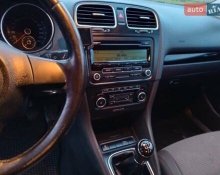 Серый Фольксваген Гольф, объемом двигателя 1.6 л и пробегом 180 тыс. км за 8000 $, фото 8 на Automoto.ua
