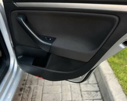 Серый Фольксваген Гольф, объемом двигателя 1.6 л и пробегом 225 тыс. км за 7300 $, фото 19 на Automoto.ua