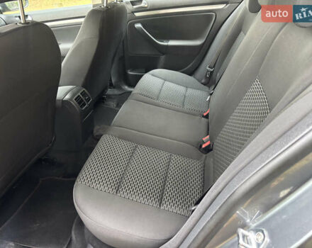 Серый Фольксваген Гольф, объемом двигателя 1.6 л и пробегом 235 тыс. км за 7750 $, фото 21 на Automoto.ua