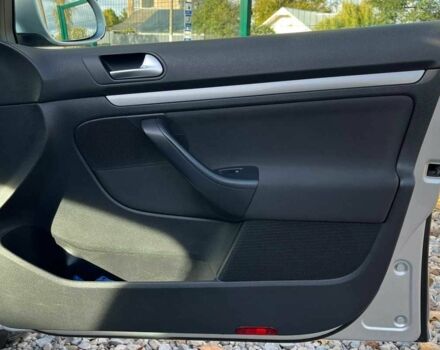 Серый Фольксваген Гольф, объемом двигателя 1.6 л и пробегом 255 тыс. км за 7500 $, фото 18 на Automoto.ua